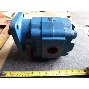 NEW PERMCO HYDRAULIC # P2500A231ADHS2014 Pump