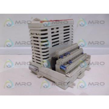 ABB DI810 24V ABS+PC 3BSC 930 123 R12 *USED*