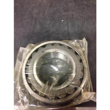 22213EAB33 SNR NOS Spherical Roller Bearing