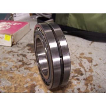 NEW SKF 22215 CJC2W33 SPHERICAL ROLLER BEARING