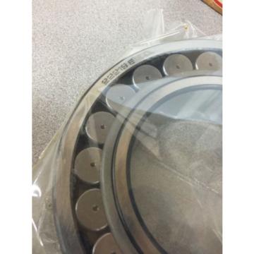 NEW IN BOX SKF SPHERICAL ROLLER BEARING 22219E