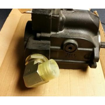 New Sauer Danfoss Hydraulic L38 Model #7004613S Pump