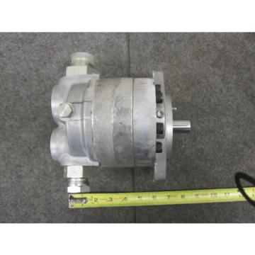 NEW CROSS HYDRAULIC # 300004 Pump