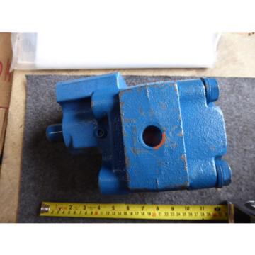 NEW PERMCO HYDRAULIC # M3000C799ADHF1732 Pump