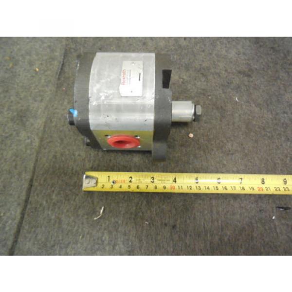 NEW REXROTH GEAR # F000510500 # 03W197361P104617148 Pump #1 image