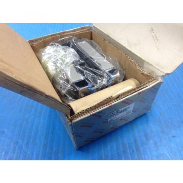 NEW BOSCH REXROTH R185152210 RUNNER BLOCK &amp; ROLLER RAIL 7210 (U4) #1 image