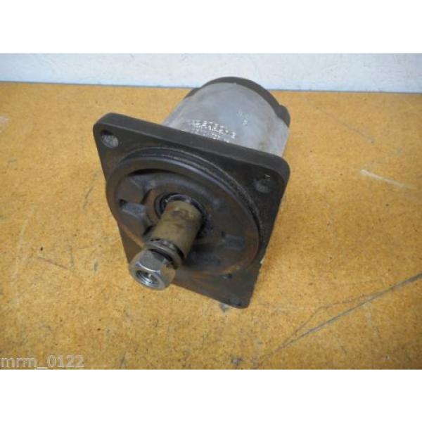 Rexroth MNR: 0 510 725 056 Gear Pump New Old Stock #1 image