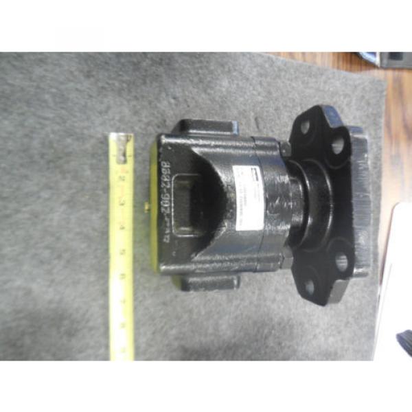 NEW PARKER HYDRAULIC 7029218002 Pump #2 image