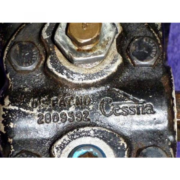 Cessna Hydraulic G20422, Intake Port: 3/8&#034; NPT, Outlet Port: 1/4&#034; NPT Pump #7 image