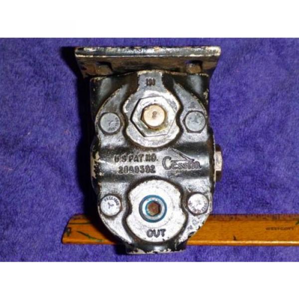 Cessna Hydraulic G20422, Intake Port: 3/8&#034; NPT, Outlet Port: 1/4&#034; NPT Pump #12 image