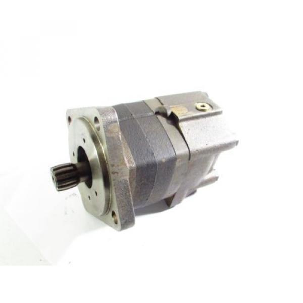 Eaton/CharLynn HYDRAULIC MOTOR # 1061013006 Pump #1 image