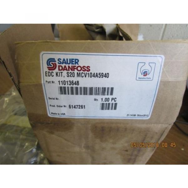 NEW SAUER DANFOSS HYDRAULIC MANIFOLD KIT MCV104A5940 Pump #2 image