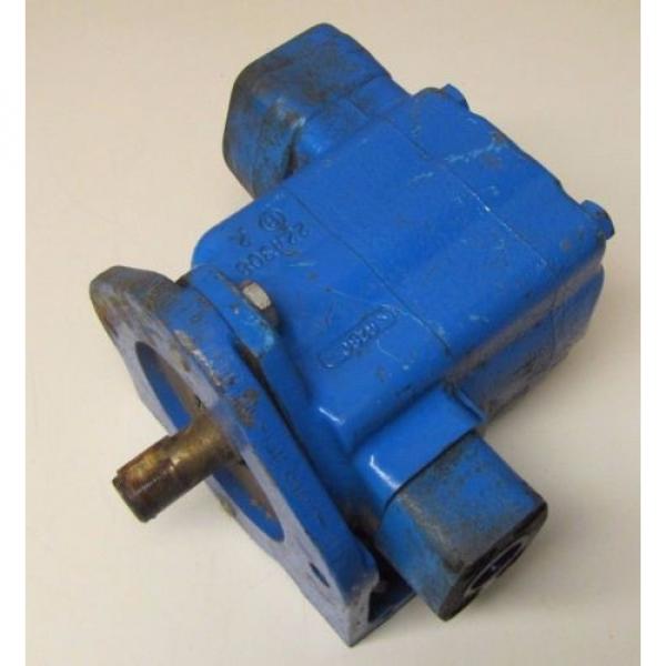 VICKERS 25V21A 1A22R 7/8&#034; SHAFT HYDRAULIC REBUILT Pump #1 image