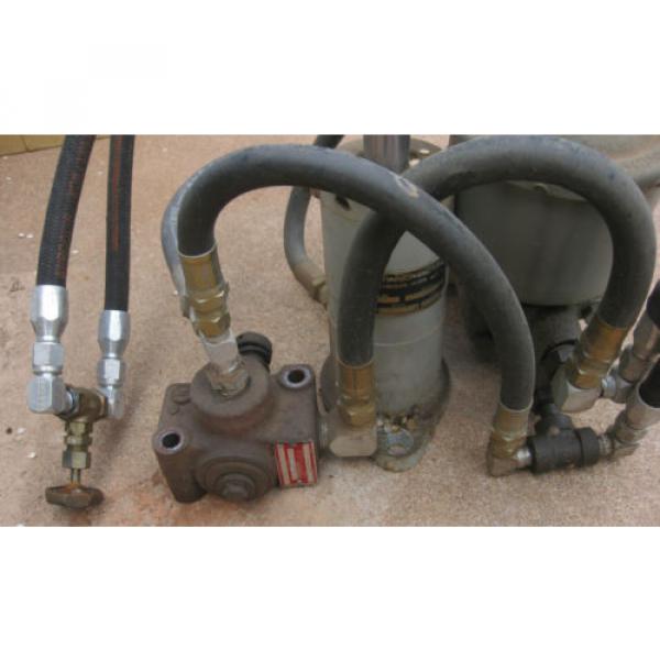 VickersHydraulic pump with ram and control valve Pump #2 image