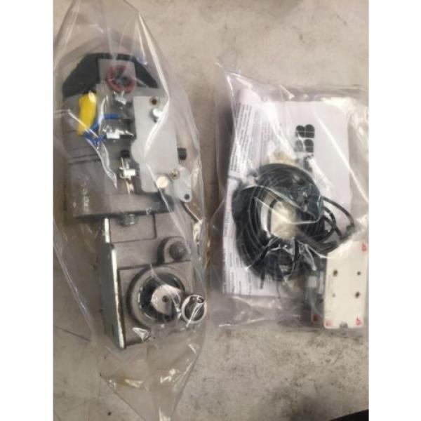 ABB ISOMAX Motor Operator w/ Spring Charged Supply Voltage 200/250V DC-AC S8 #2 image