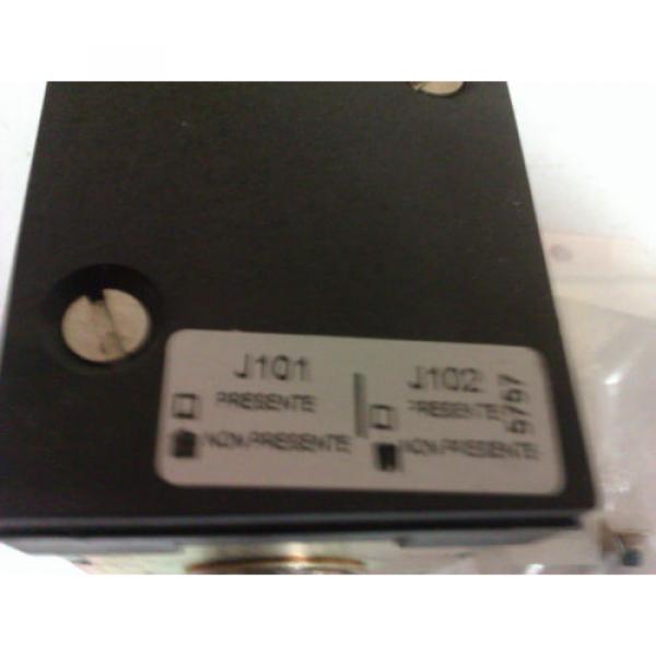 *NEW* ABB Under Voltage Release 220-240V 1SD A038312 R1 J225 #3 image