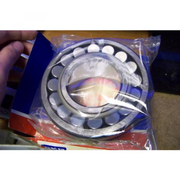 SKF 22312-E Spherical Roller Bearing 63MM/Bore 130MM/OD 47/W #1 image