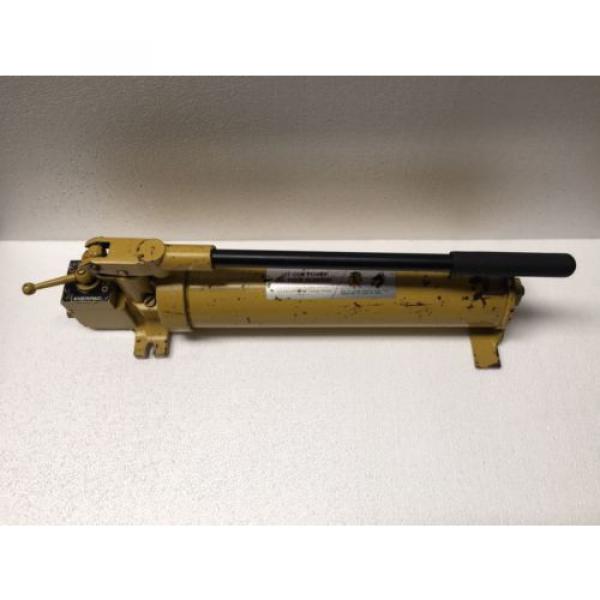 Enerpac P84 Hydraulic Hand With 4Way Valve 700 Bar/10,000 PSI Pump #2 image