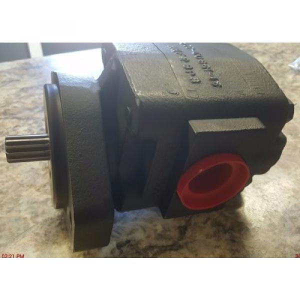 P2100C386AD211587, Permco, Hydraulic Gear  Pump #4 image