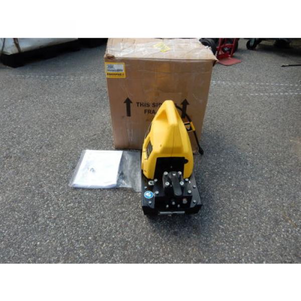 ENERPAC ZU4308LB ELECTRIC HYDRAULIC VM33 VALVE 10000 PSI NEW Pump #1 image