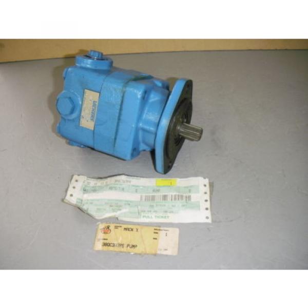 Vickers V20F 1P13P 380 Hydraulic Mack 38QC3679P Pump #1 image