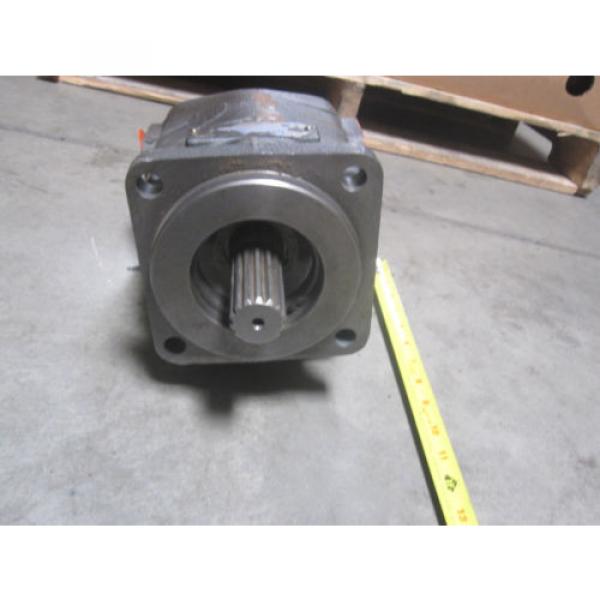 NEW PARKER COMMERCIAL HYDRAULIC # 3229210035 Pump #3 image