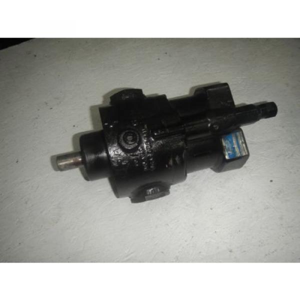 Delavan PV3200L320022 Hydraulic Pressure Compensated Piston  Pump #1 image