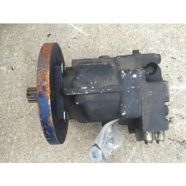 SAUER DANFOSS AXIAL PISTON HYDRAULIC MOTOR SHAFT 90M100NC0N8N0F2W00 USED Pump #1 image