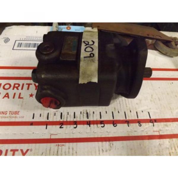 Vickers R3 V20P 1S13T 1002731 Hydraulic  Pump #1 image