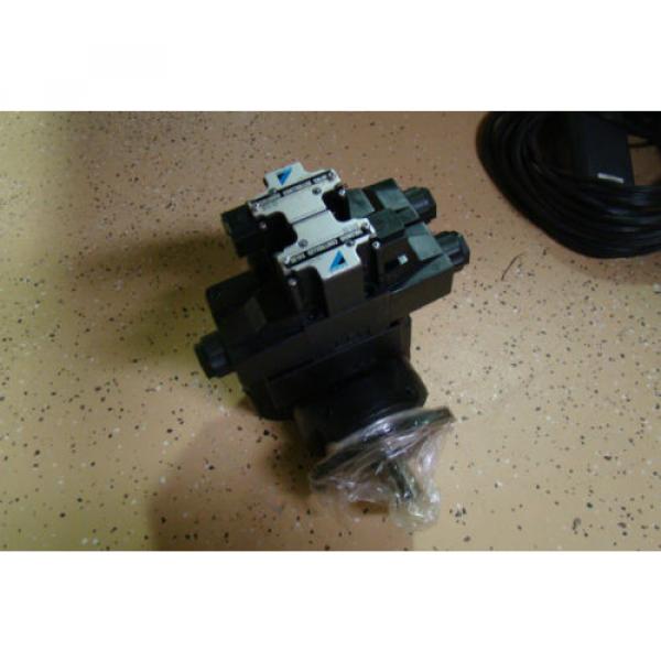 DAIKIN HYDRAULIC MOTOR W/DUAL SOLENOID CONTROL VALVE ASSEMBLY #088A1V0120033 Pump #1 image