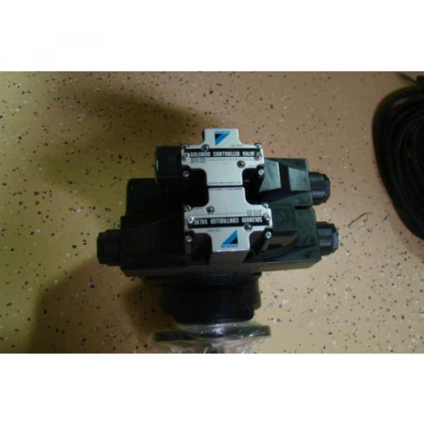 DAIKIN HYDRAULIC MOTOR W/DUAL SOLENOID CONTROL VALVE ASSEMBLY #088A1V0120033 Pump #3 image