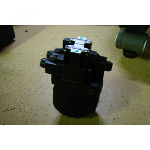 DAIKIN HYDRAULIC MOTOR W/DUAL SOLENOID CONTROL VALVE ASSEMBLY #088A1V0120033 Pump #4 image