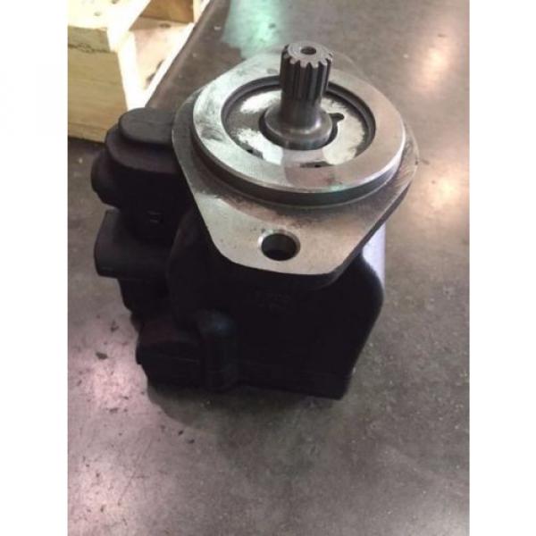 Danfoss KV45 axial piston motor 83001739 Pump #1 image