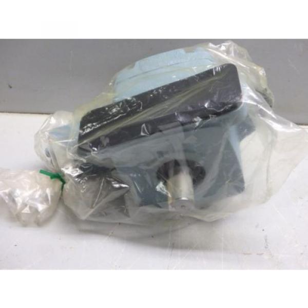 NEW NO BOX  NACHI VARIABLE VANE _VDR1A1A3Q116124A_VDR1A1A3Q116124A Pump #3 image