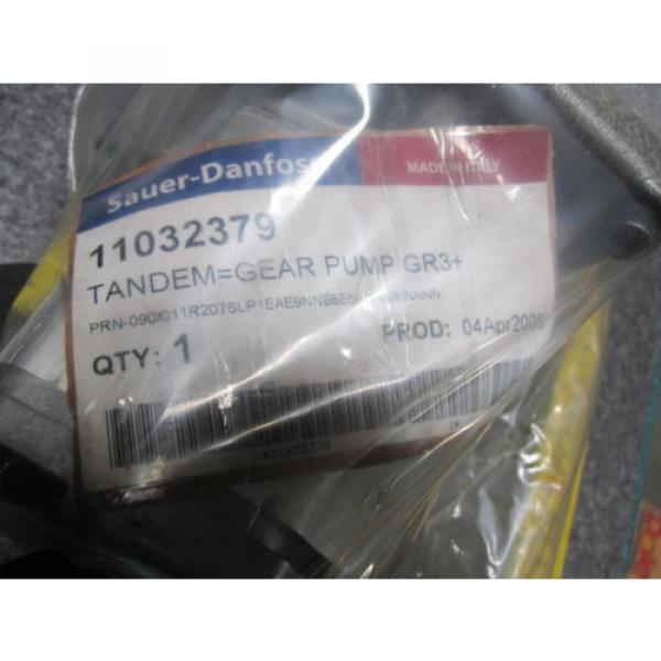 NEW SAUER DANFOSS TANDEM GEAR # 11032379 Pump #4 image