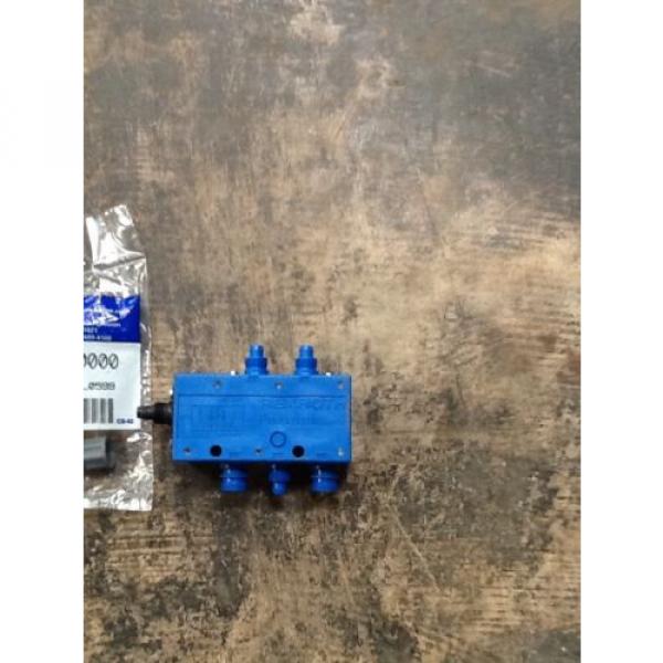 rexroth  Pneumatic Valve P67698 #2 image